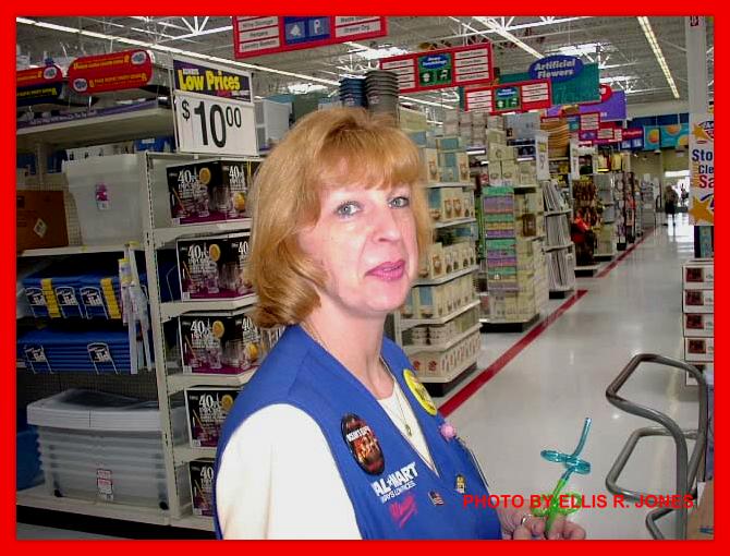 PHOTO TAKEN JUNE 17, 2002

FOR HELP IN THE STATIONARY, SEEE THIS LADY OF
ROGER,(HINT: SEE THE +EL+)